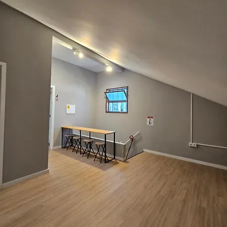 Aerostay Hostel Moreira (Porto)