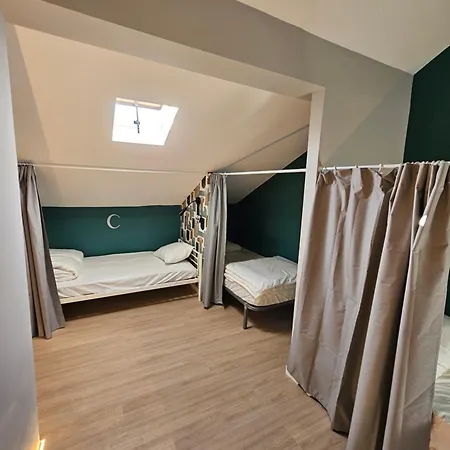 Aerostay Hostel *