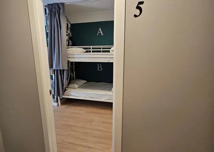 Aerostay Хостел *