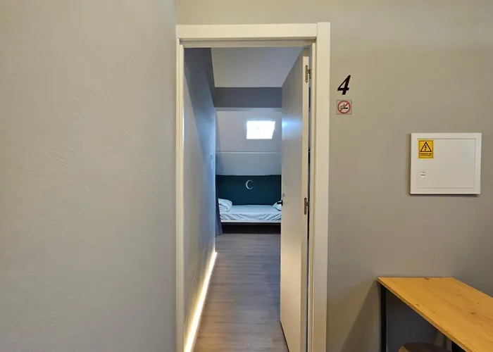 Хостел Aerostay Морейра