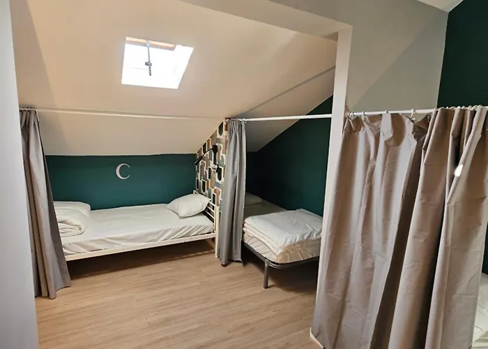 Aerostay Хостел *