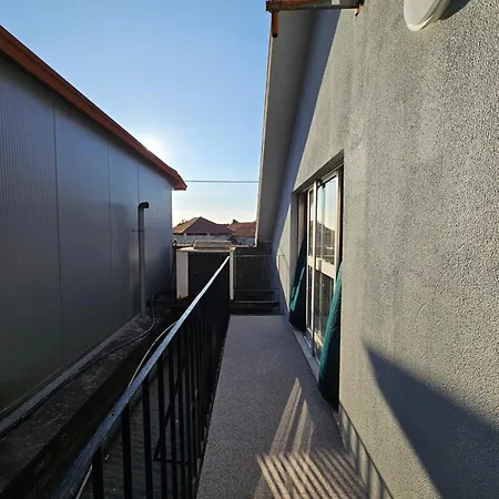 Aerostay